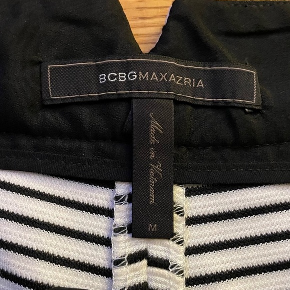 BCBGMaxAzria PIA Black White Striped Mid Rise Soft Ribbed Dress Shorts - Picture 4 of 8